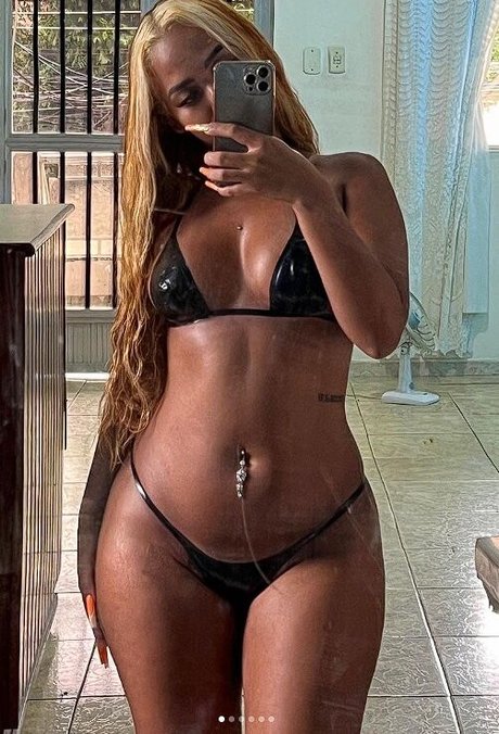 Anna Nolatto erotic pornstar pictures