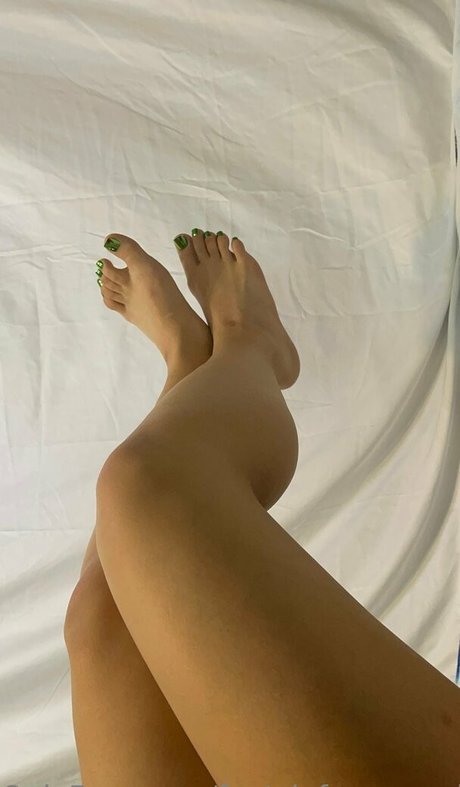 footsiefunsammie nudes actress photo