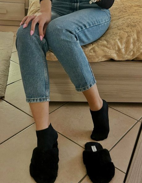 clomaj hot model images