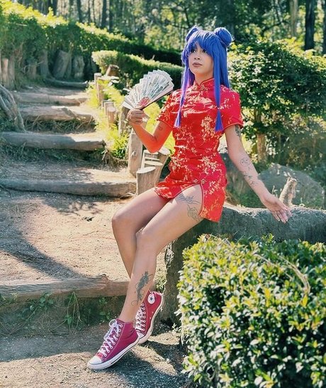 Sailor Gwen nude star pictures