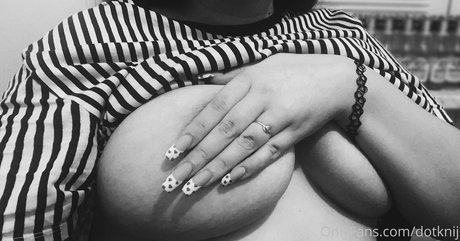 dotknij art actress galleries