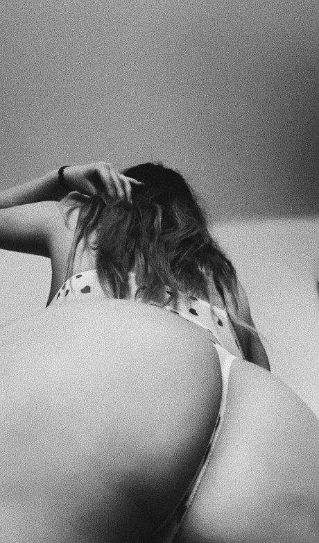 dotknij beautiful pornstar pictures