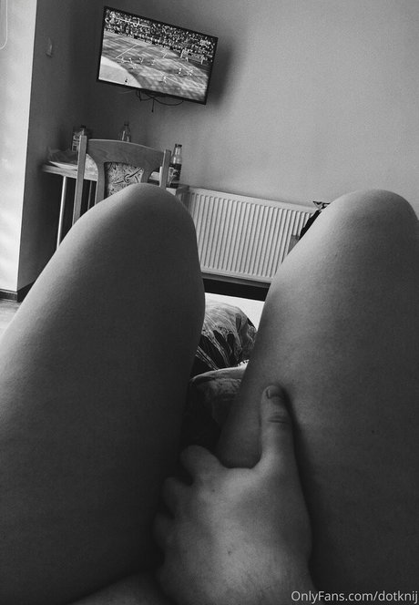 dotknij free actress image