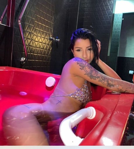 Bruna Fortaleza hot pornstar pics