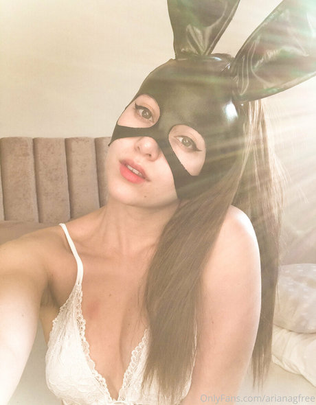 arianagfree star pornographic images