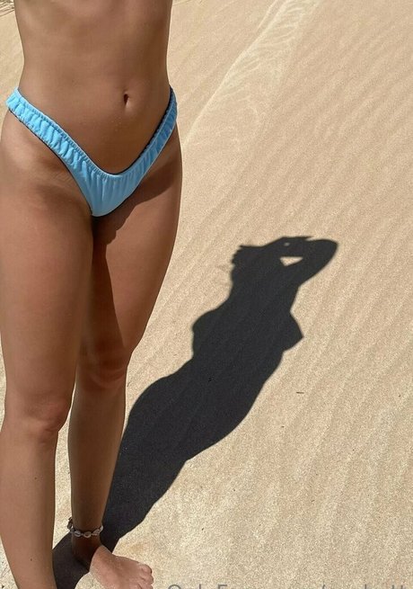 Cara Ellis sex model pics