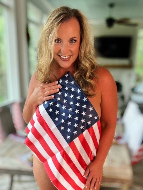 missbehavinxoxo pornstar erotic gallery