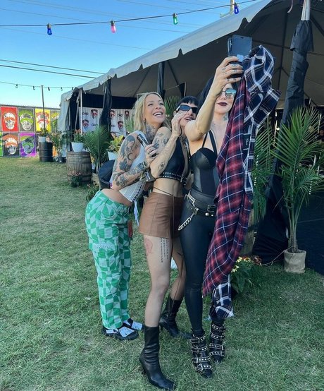 Lilith Czar art star photos