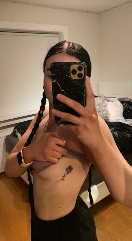 juicyicelandicbooty best star photo