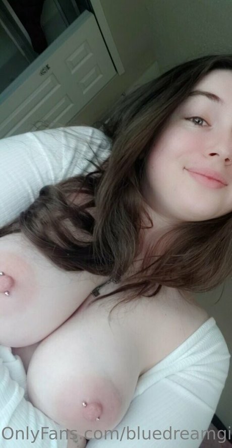 bluerae3 model erotic image