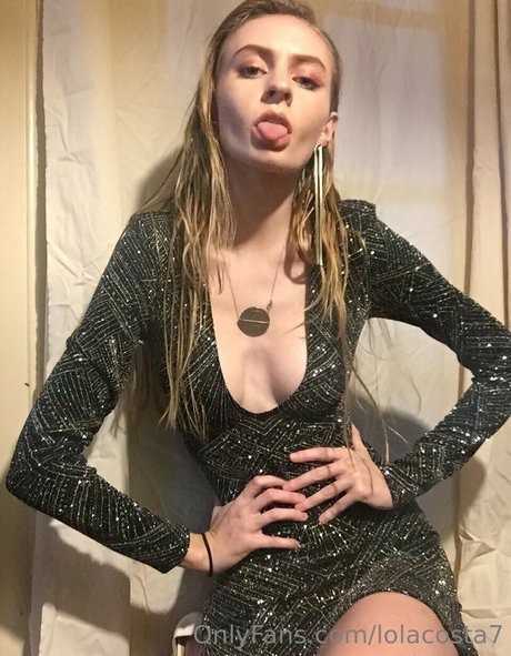 lola costa erotic model pictures