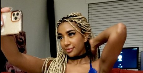 partyatari star naked gallery