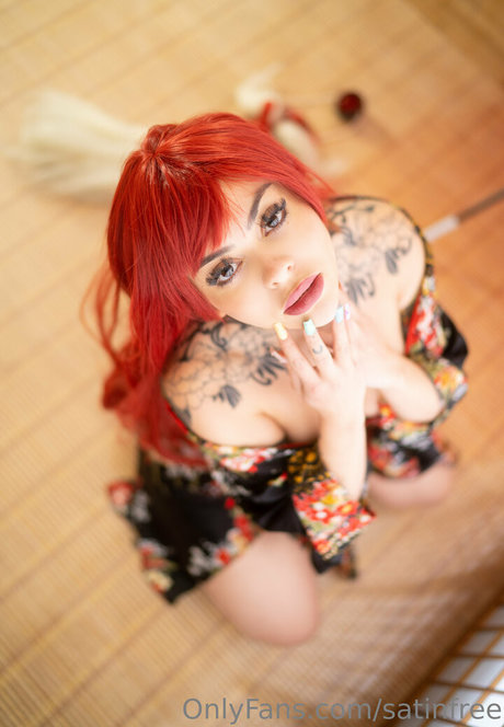 satinfree best model picture