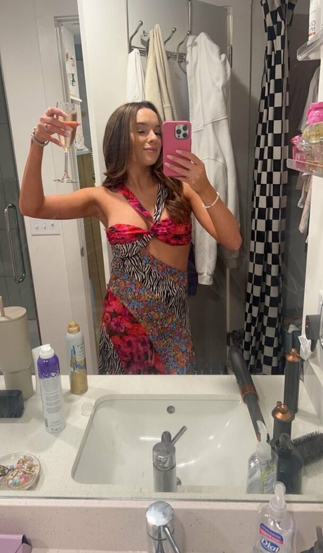 Amber Baker hd actress images