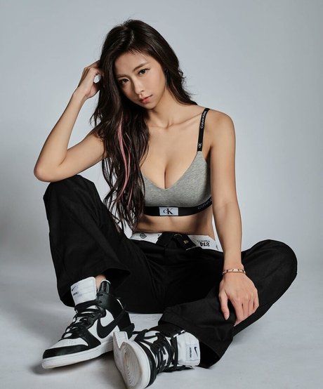 west tung model exclusive archive