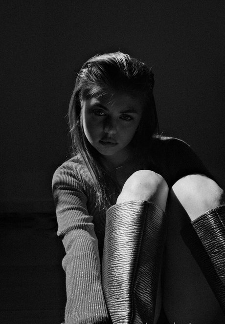 sandra tiny xxx model image