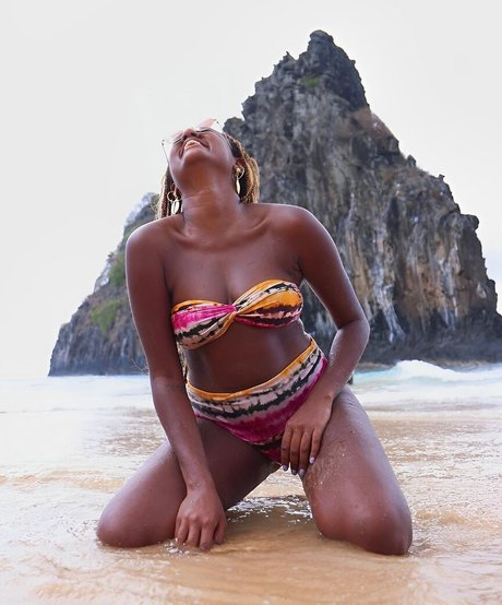 Sarah Aline pornstar pretty pic