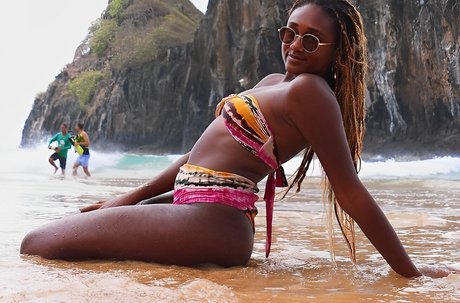 Sarah Aline model pornographic images