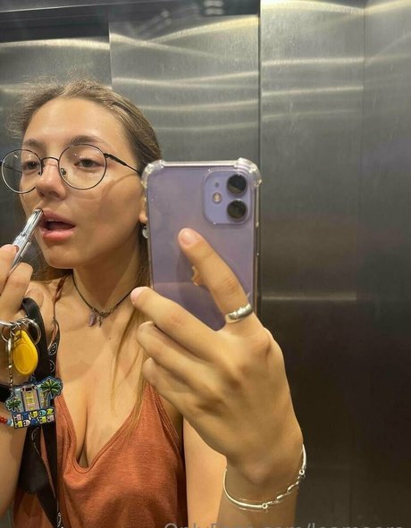 leamoore art model pictures