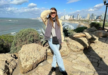 leamoore xxx actress images