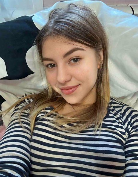 sunnyjenny naked model photos