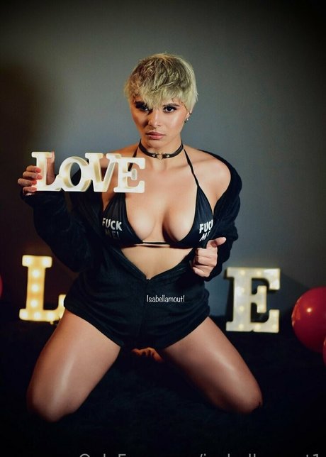 isabellamout1 art star img