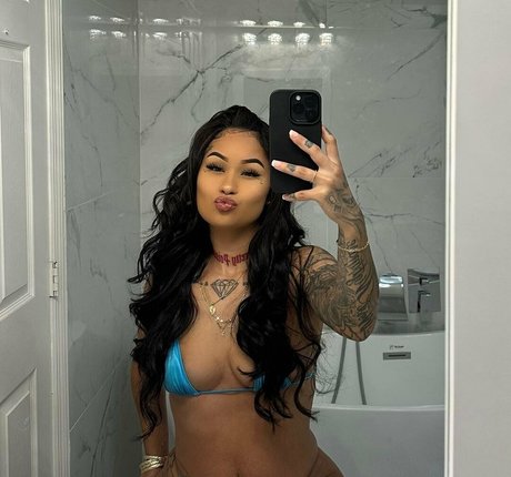 mamisextras erotic star pics