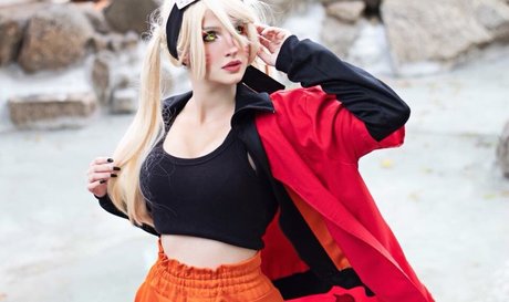 red hair onlyfans top pic