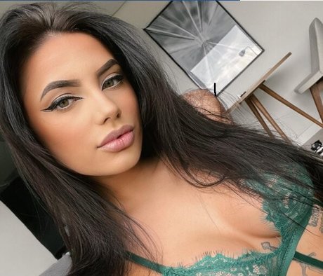 Isa Rockenbach pornstar erotic gallery