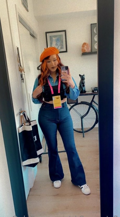 sk8rscout 2 naked star pic