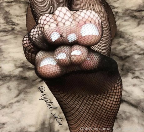 crystal satin free model naked photos