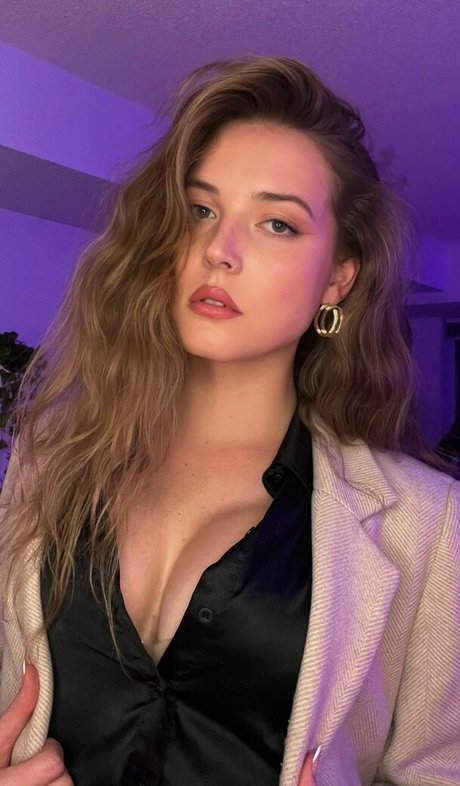 pink hair onlyfans perfect photos