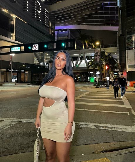 nahrinblack sexy star image