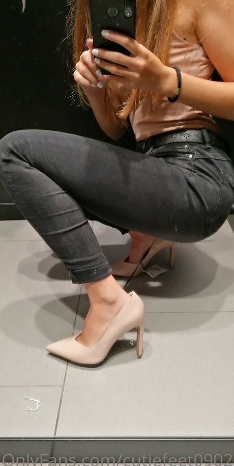 cutiefeet0902 pornstar xxx picture