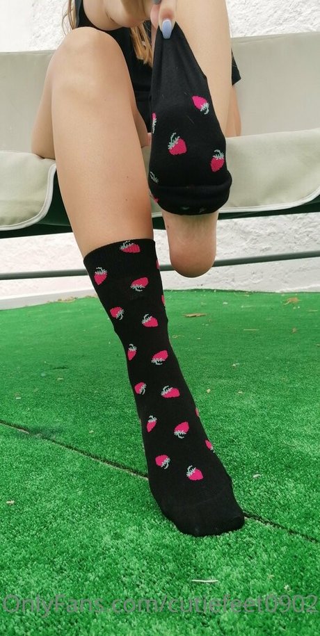 cutiefeet0902 actress pics