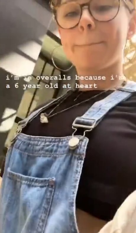 Mina Sundwall sexy pornstar picture