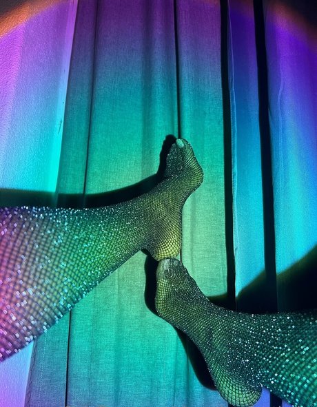 chocolatefeetbabe model high quality pictures