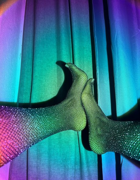 chocolatefeetbabe naked pornstar pic