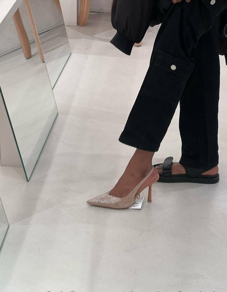 chocolatefeetbabe model nice pictures