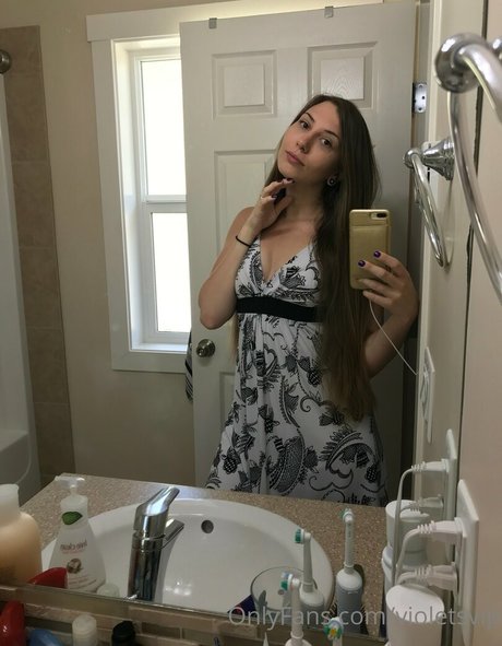 violetsvip erotic model pics