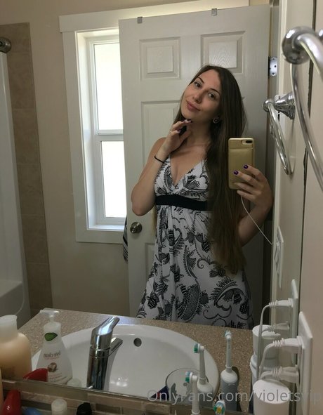 violetsvip pornstar naked photo
