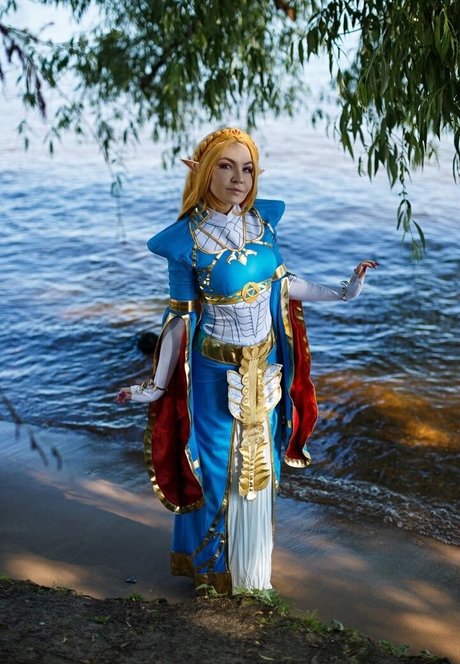 Mi2ray Cosplay naked pornstar picture