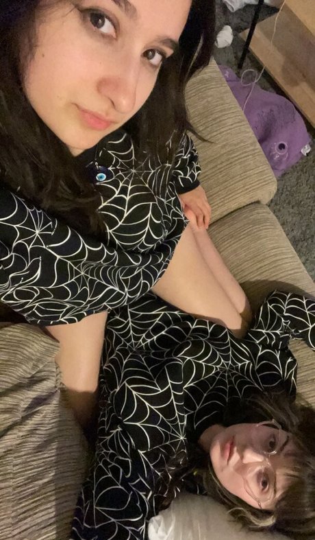 FloriGoAway pretty pornstar pictures