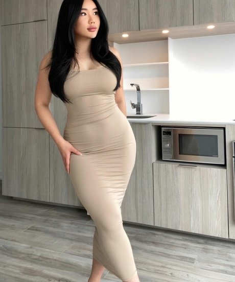 YueYue erotic pornstar pics