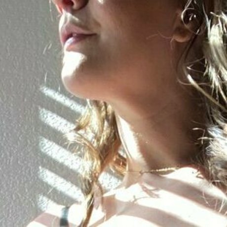 Swanlakehouse nudes star photo