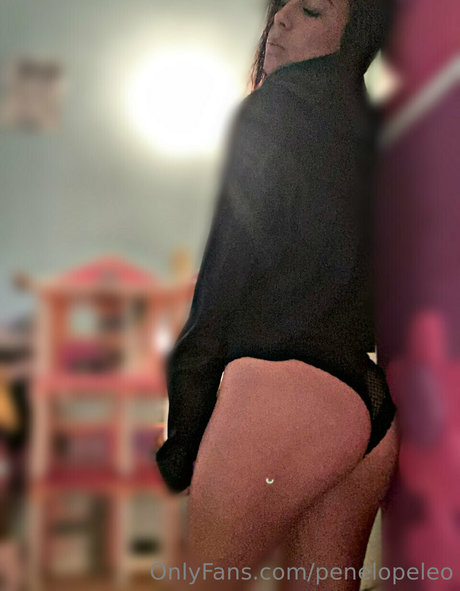 penelopear model free pic