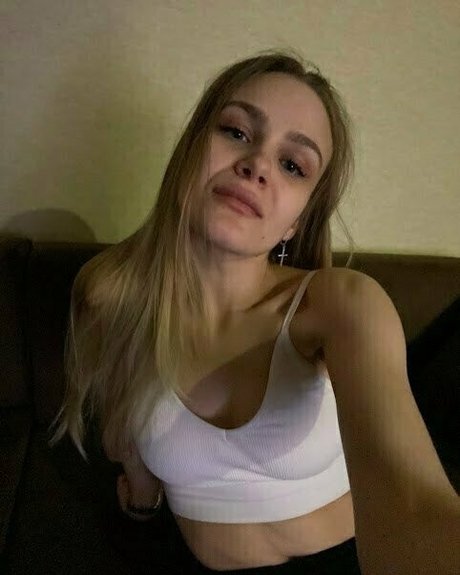 yummysofie art model photo