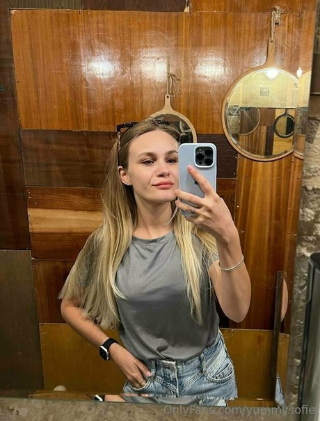 yummysofie erotic actress galleries