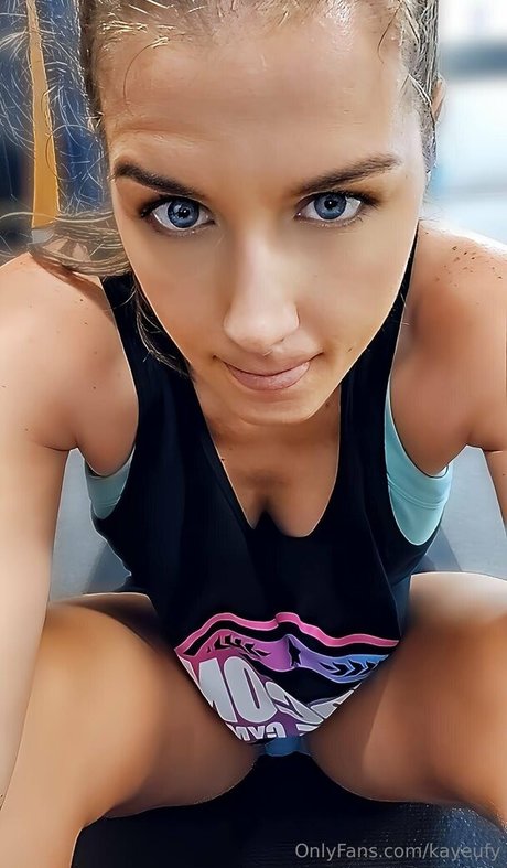 Kayeufy exclusive model image