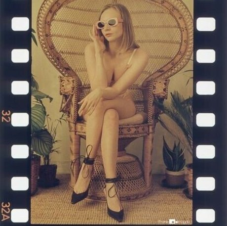 Annie Kinshova model hot photos